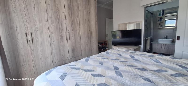 2 Bedroom Property for Sale in Reebok Western Cape